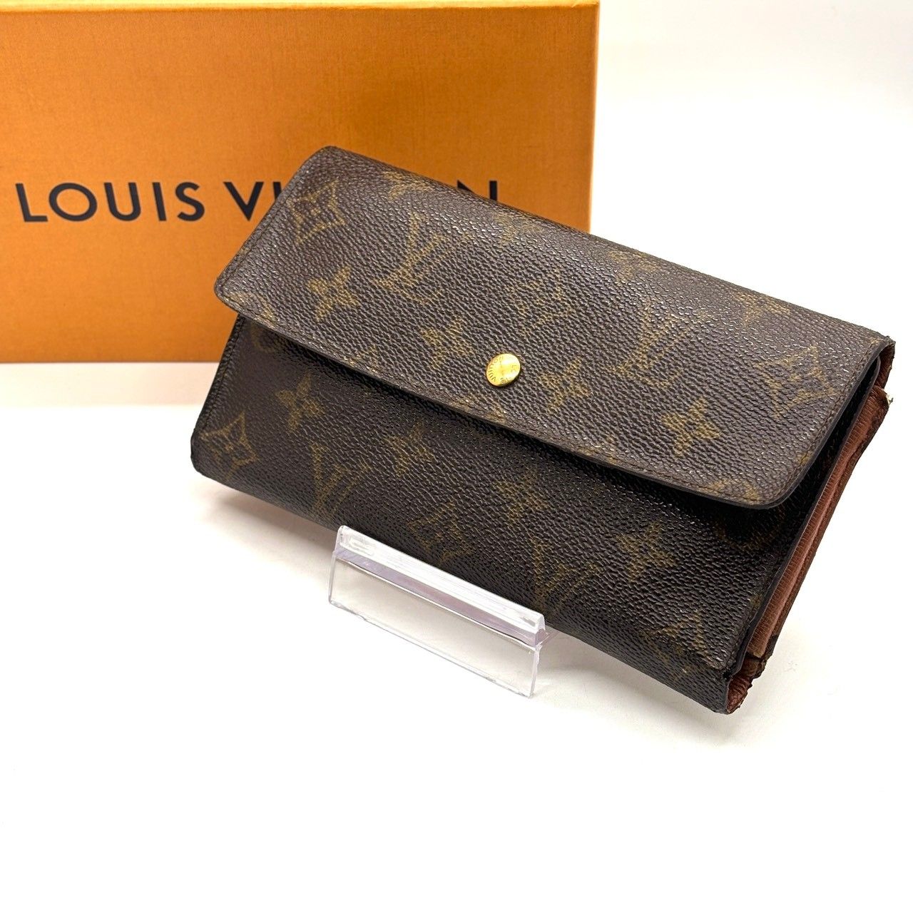 信頼を選ぶ大人の定番】 LOUIS VUITTON ルイヴィトン 長財布 三つ折り