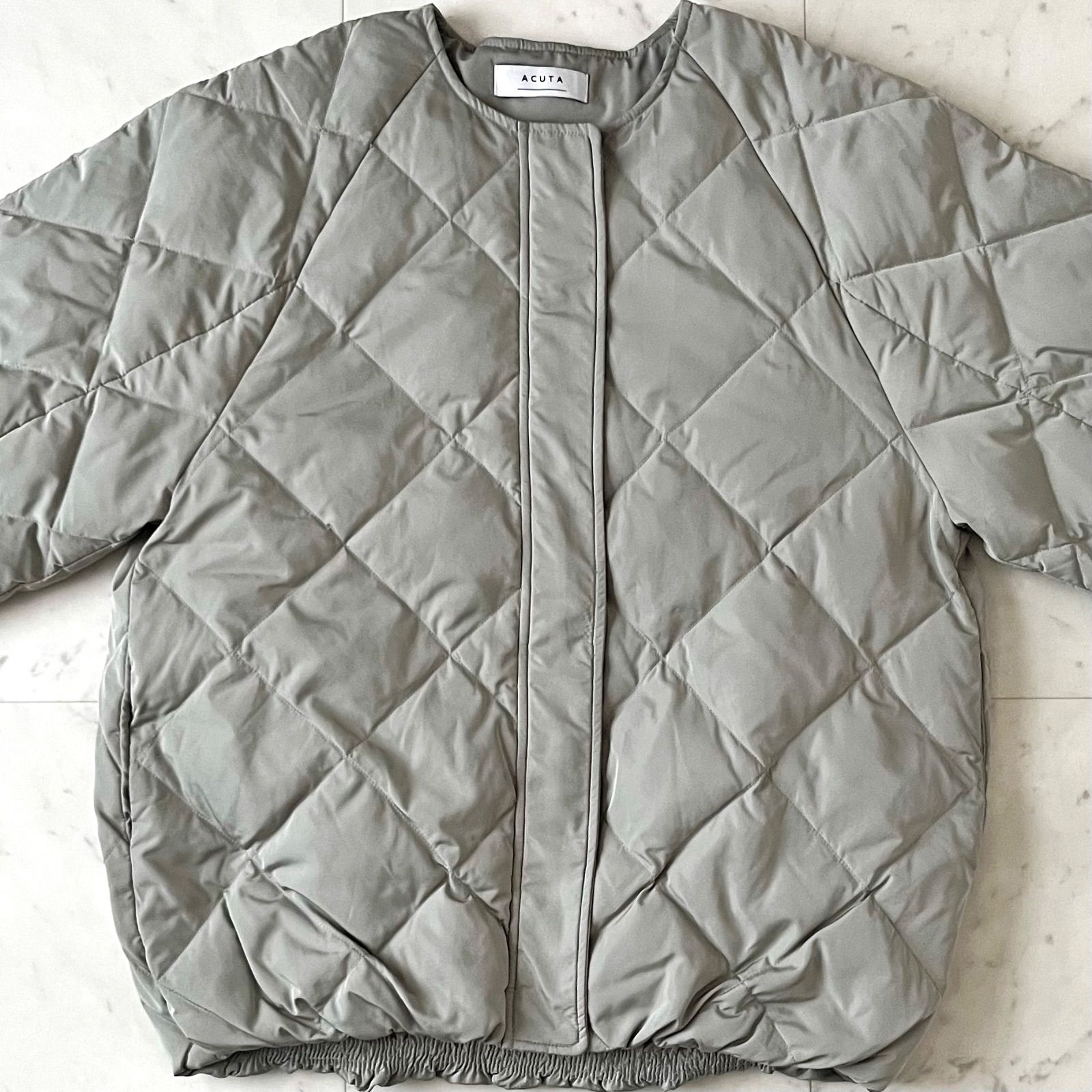 未使用　ACUTA アーバンリサーチ コクーン　キルティングダウン ノーカラー アーバンリサーチACUTA コクーンキルティングダウンノーカラー黒