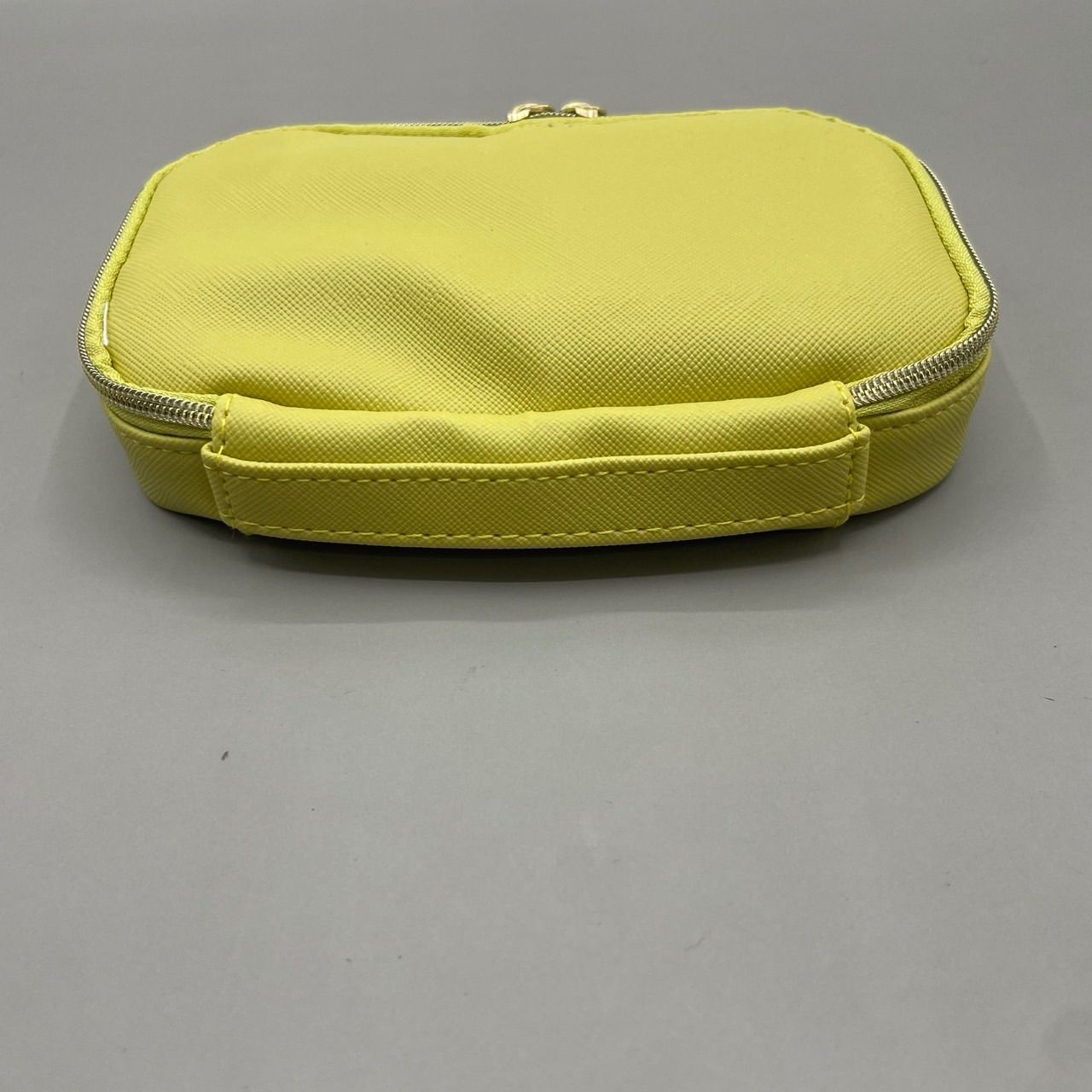 未使用級 FURLA フルラ アクセサリーケース 化粧ポーチ コスメ マルチ 