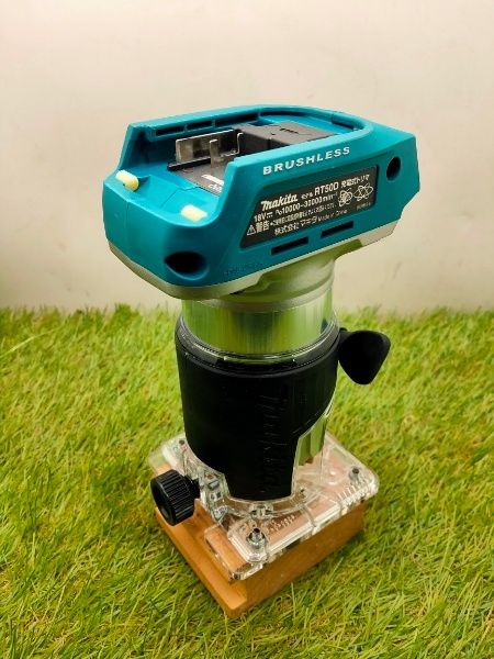☆マキタ(Makita) 充電式トリマ18V(本体のみ) RT50DZ 未使用 - メルカリ
