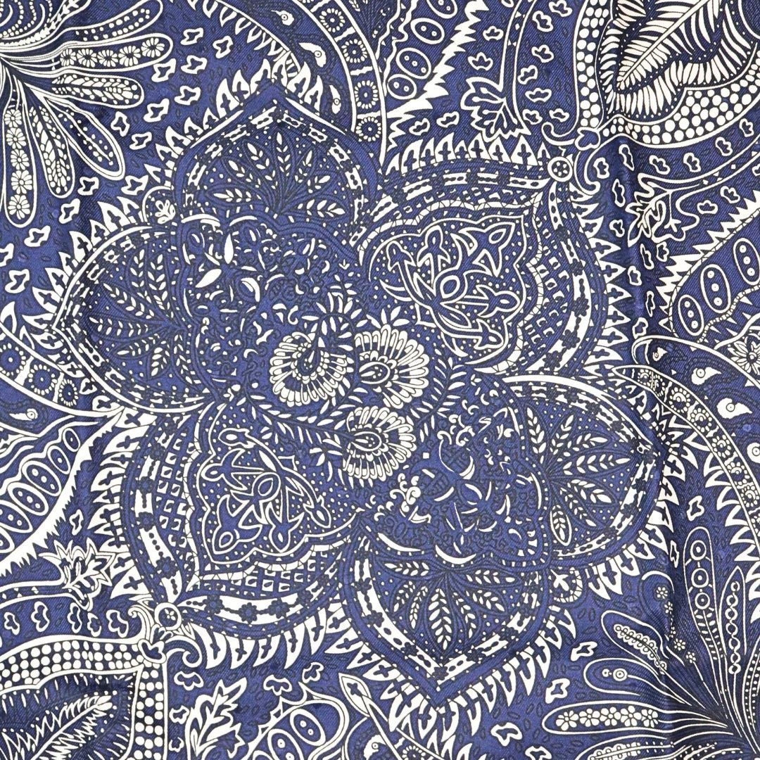 HERMES エルメス カレ 55 マハラニの庭 ホワイト|ネイビー シルク100％ ユニセックス ♥品 WA-00099