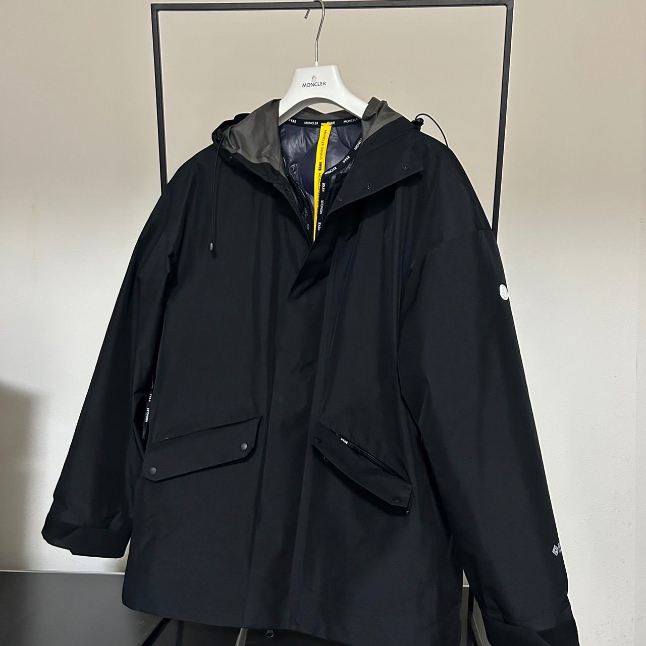 MONCLER×HYKE 新品　未使用　タグ付ゴアテックス 黒  モンクレール モンクレール MONCLER 21AW HYKE LANGUARD SHORT GORE-TEX BLACK