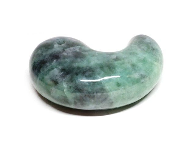 翡翠 勾玉 特大 50mm×35mm (56g) ミャンマー産 東洋の宝石 翡翠勾玉