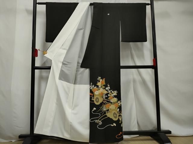 正絹黒留袖　作家物　駒刺繍　御所車花文　⑧ 平和屋着物□豪華黒留袖 駒刺繍 花車文 金彩 正絹 逸品 AABE0807gw