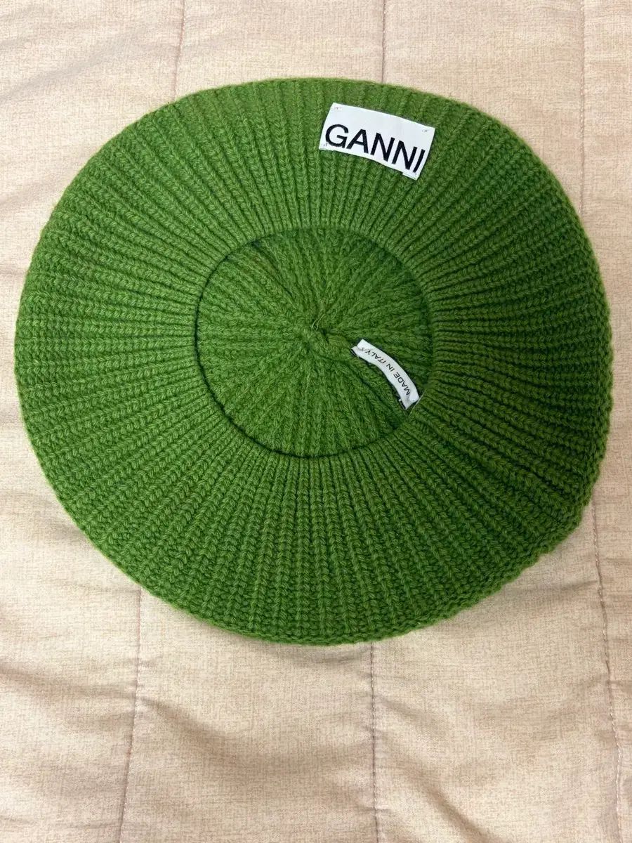 ガニー GANNI ニット ベレー帽 グリーン - メルカリ