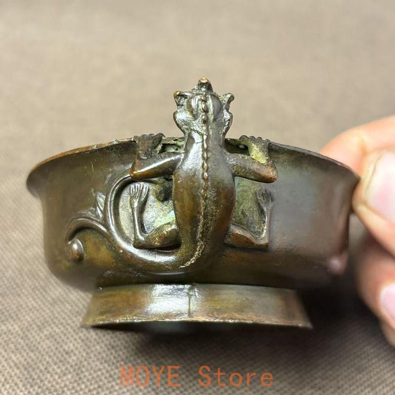 銅製 竜戯珠の灰皿 書道具 文房具 装飾品 工芸品 美術品 銅製 竜戯珠の灰皿 書道具 文房具 装飾品 工芸品 美術品 銅製 竜戯珠の