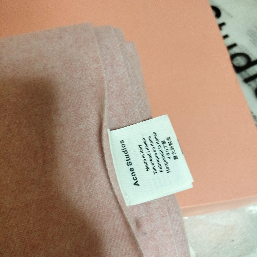 ストア 未使用 箱紙袋付き Acne Studios ピンク マフラー フリンジ