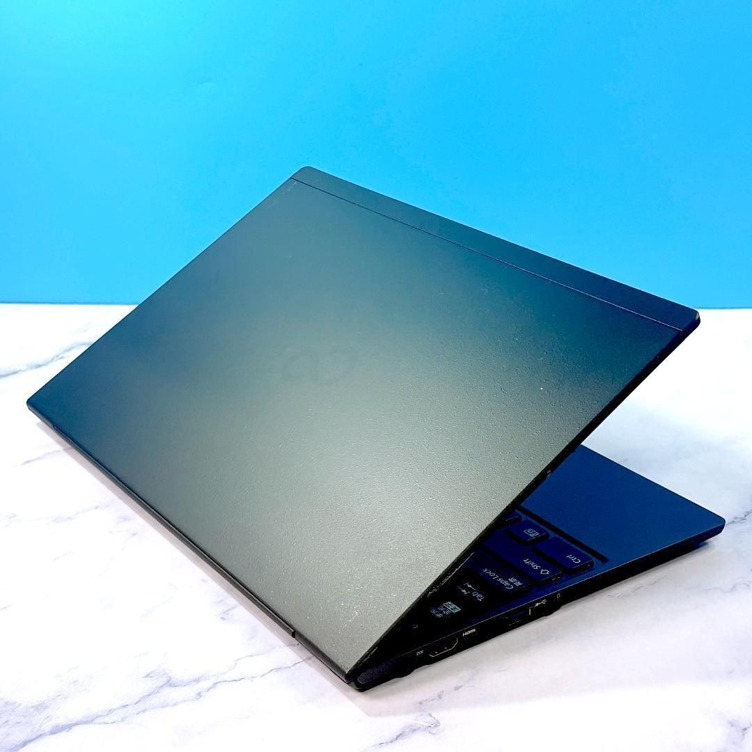 超薄型軽量☆メモリ8GB・SSDで快速☆指紋認証☆Windows11☆ノート