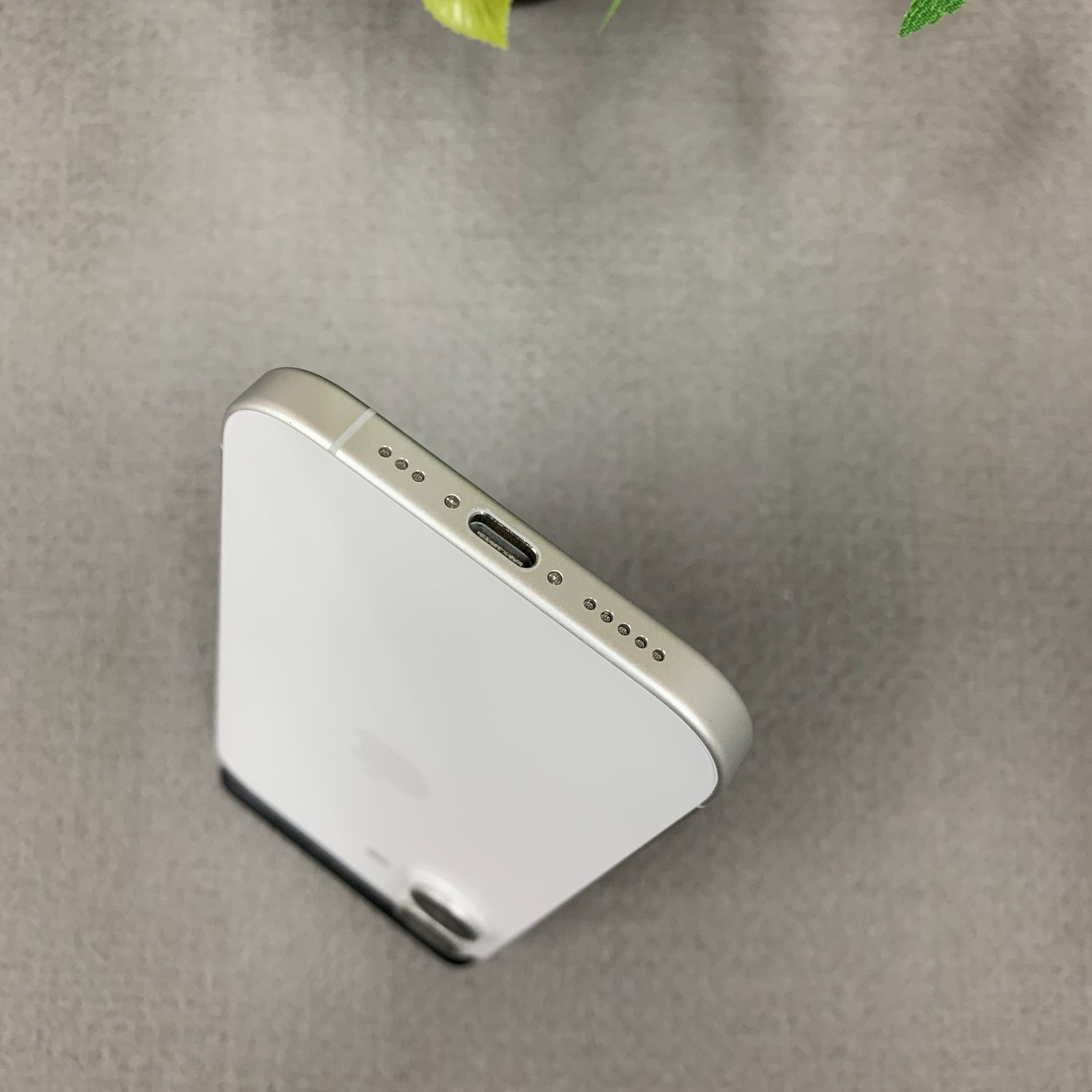 バッテリー 99% iPhone 16 128GB ホワイト 国内版SIMフリー送料無料