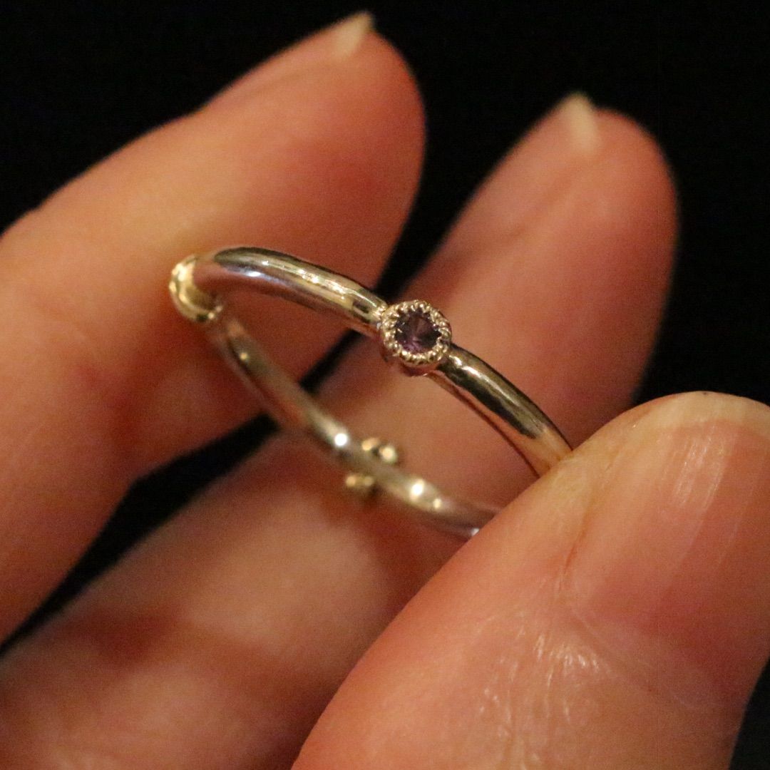 青紫色系カラーチェンジガーネットk10小ワッカデザインシルバーリング