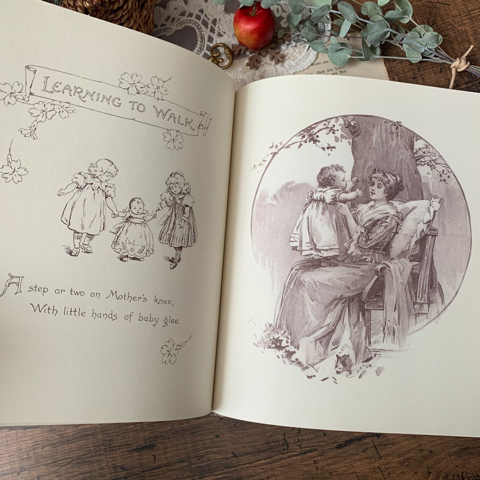 ビクトリアン調 洋書 Baby Days Our Baby's History ベビーメモリアル