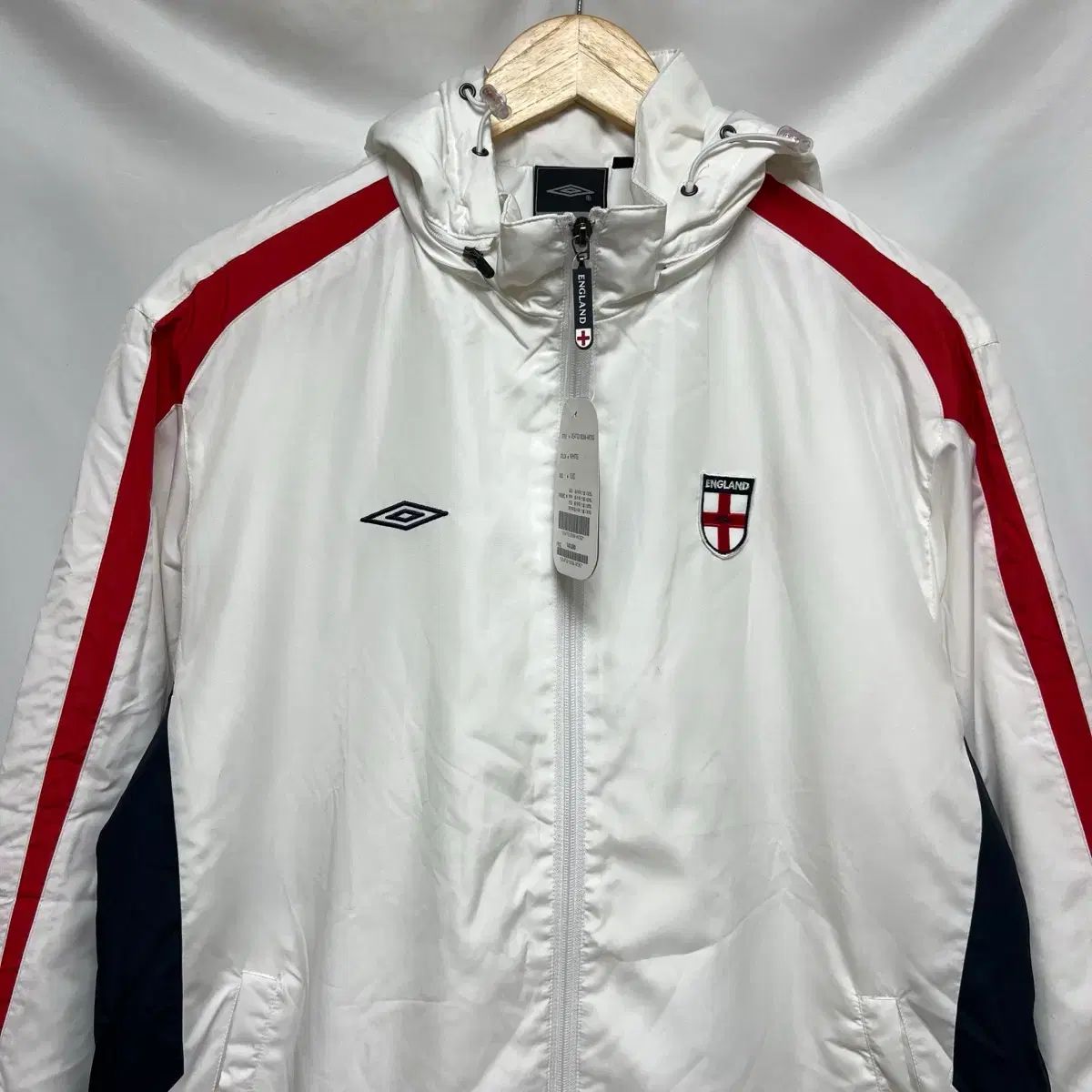 アンブロ　ウインドブレーカー　イングランド代表 Umbro イングランド代表 ウインドブレーカー M タグ付き