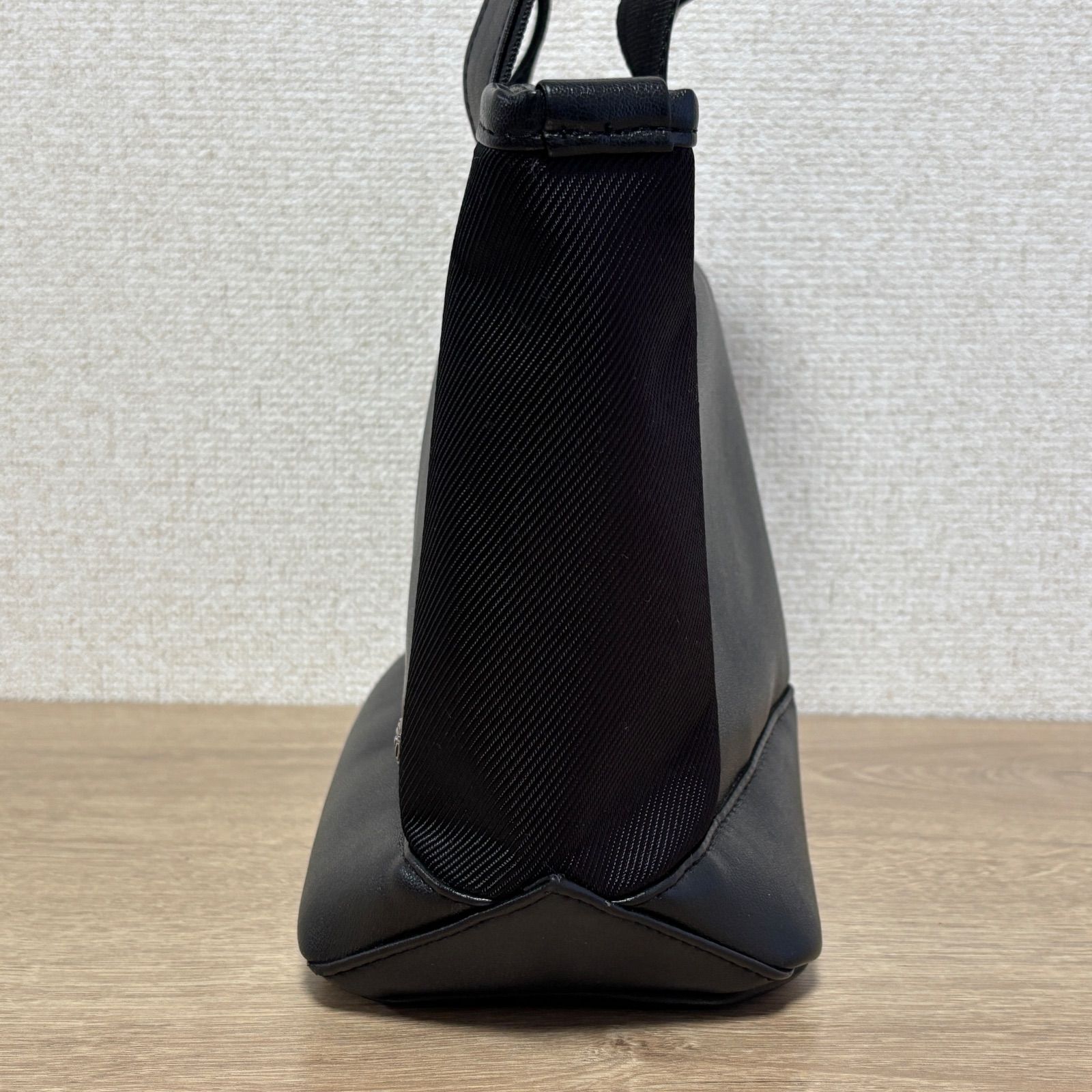 【メルカリ市前特価】TaylorMade ゴルフバッグ ブラック TaylorMade テーラーメイド ミニバッグ ハンドバッグ ブラック 黒