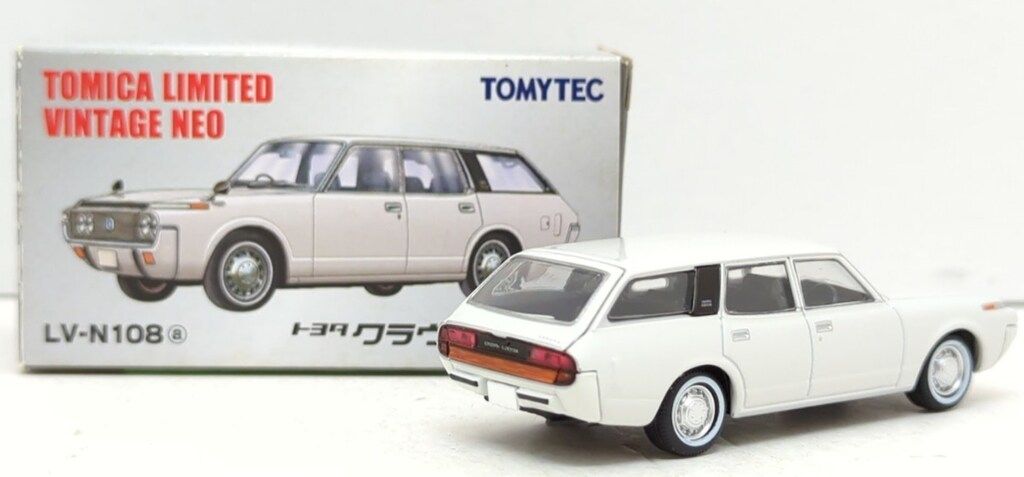 トミカ； LV-N108a トヨタ クラウン カスタム(71年式) リミテッド