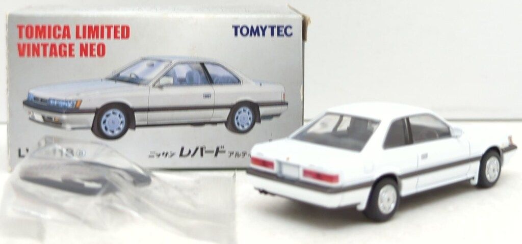 トミーテック TOMICA LIMITED VINTAGE NEO ニッサン レパード