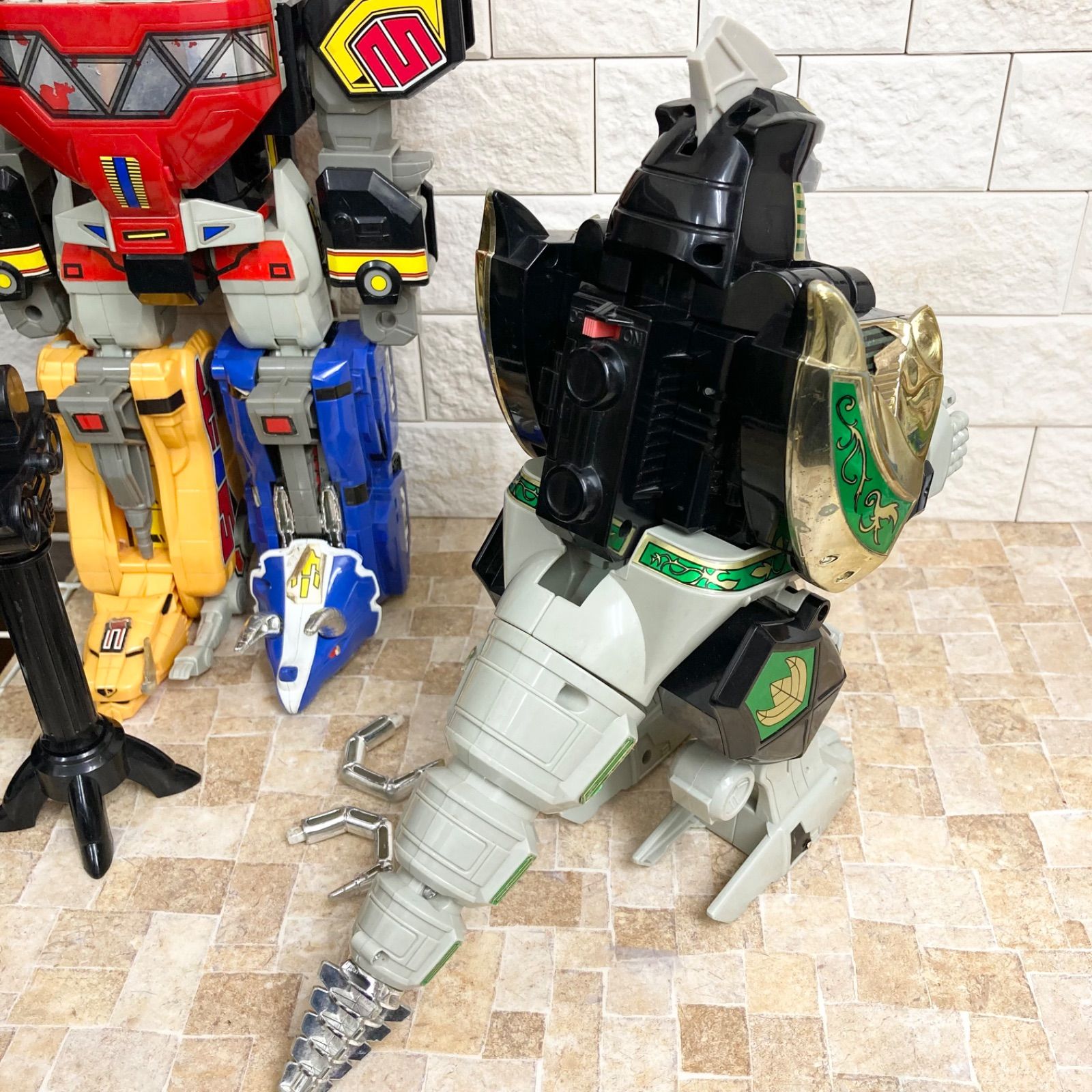 究極大獣神 恐竜戦隊ジュウレンジャー 大獣神 ドラゴンシーザー キング 