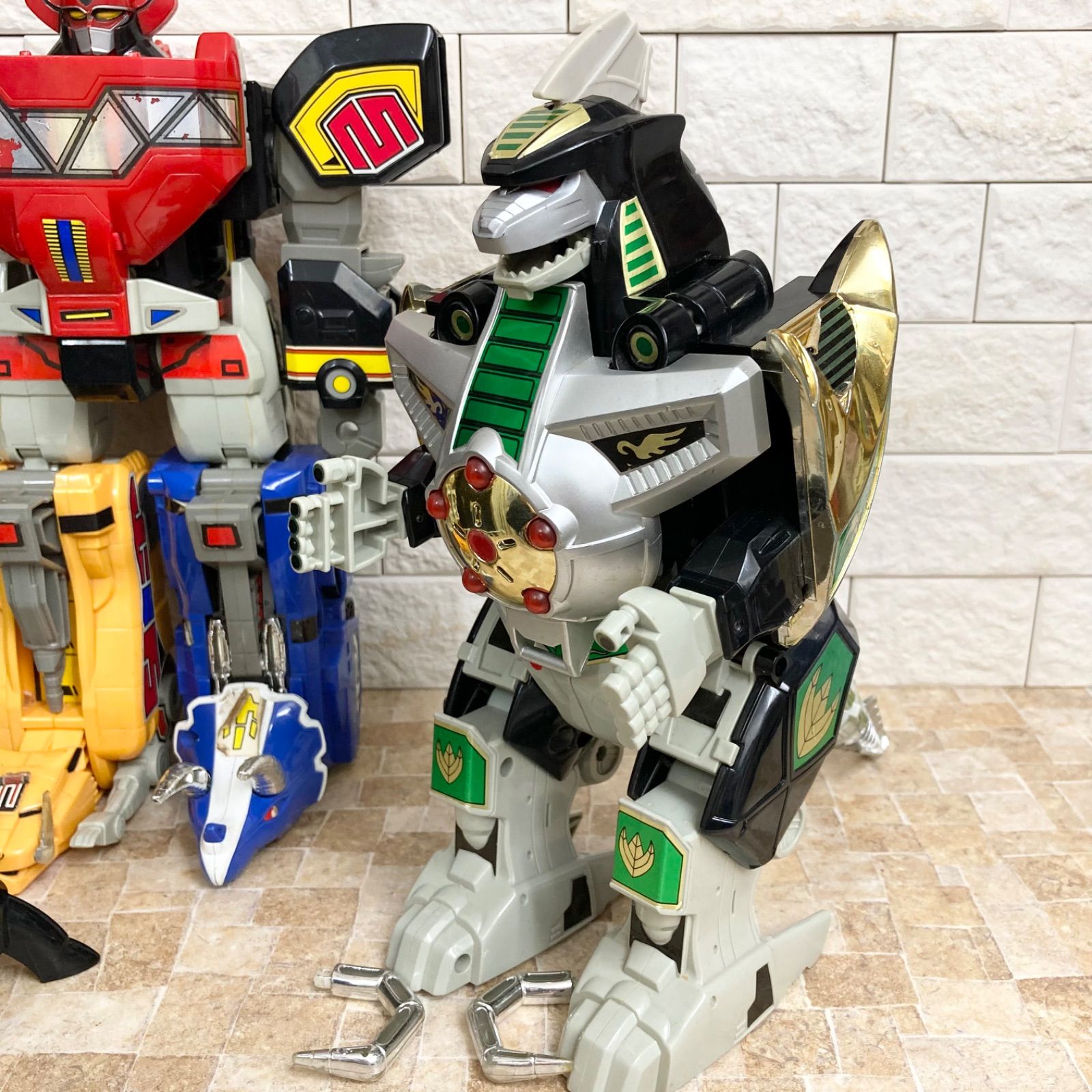 究極大獣神 恐竜戦隊ジュウレンジャー 大獣神 ドラゴンシーザー キング