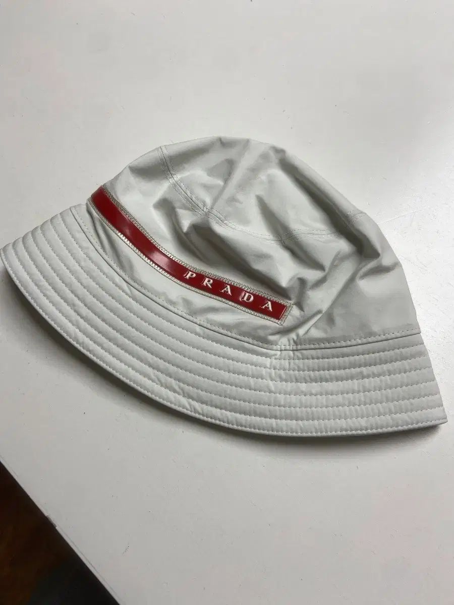 プラダ スポーツ リーネア ロッサ バケットハット - メルカリ