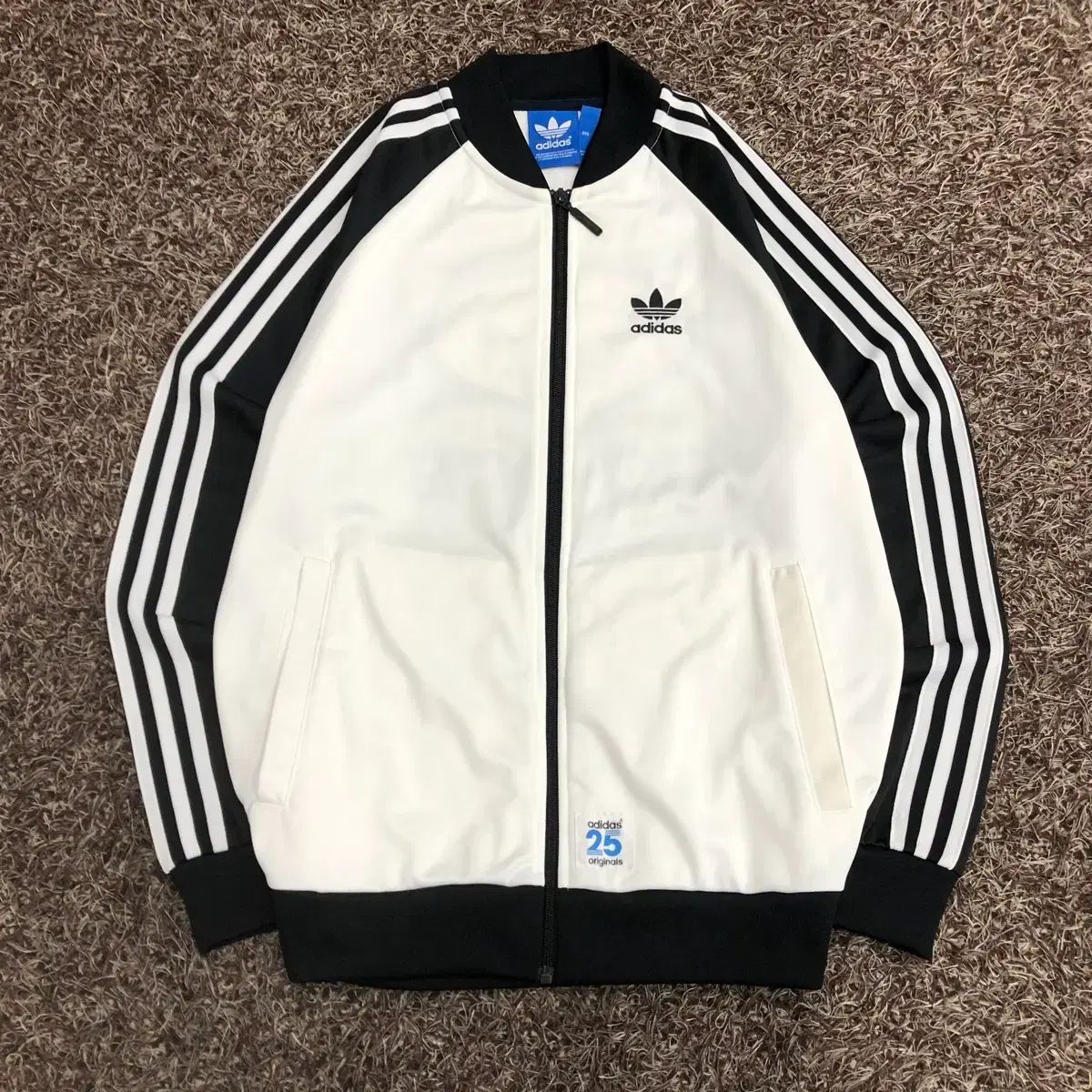 adidas NIGO 25 トラックジャージ セットアップ adidas NIGO 25 トラックジャージ セットアップ 【公式通販】