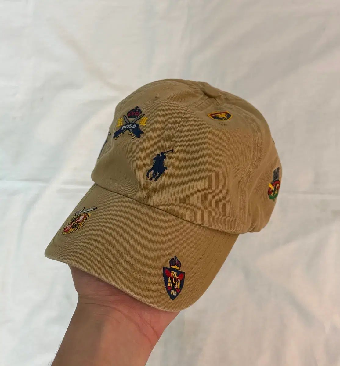 【新品】ポロラルフローレン　キャップ　ベージュ マルチカラーロゴ ポロ ラルフローレン マルチパッチ 刺繍ロゴ ベースボールキャップ