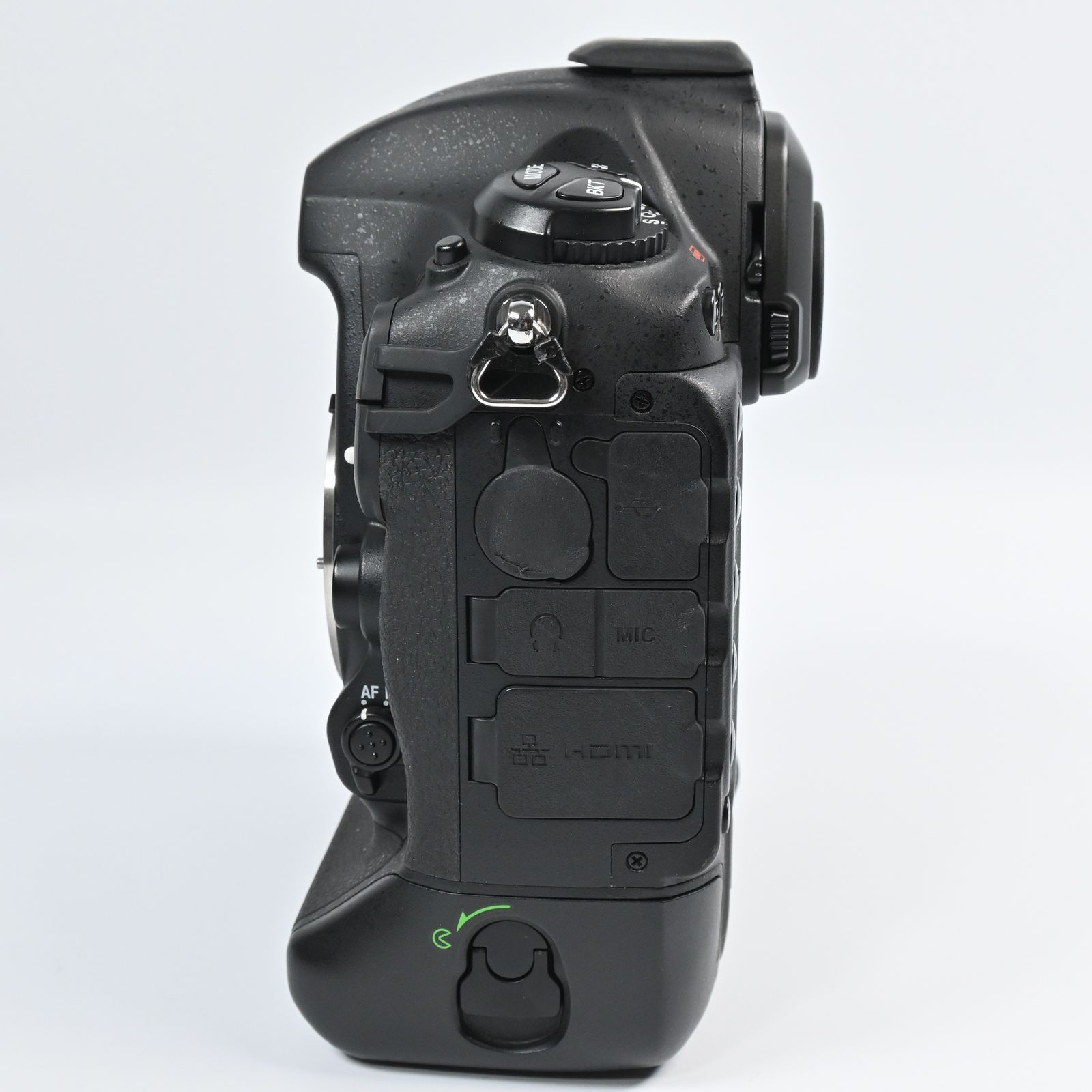 Nikon D5 ボディ XQD-Type ショット数 69740 - メルカリ