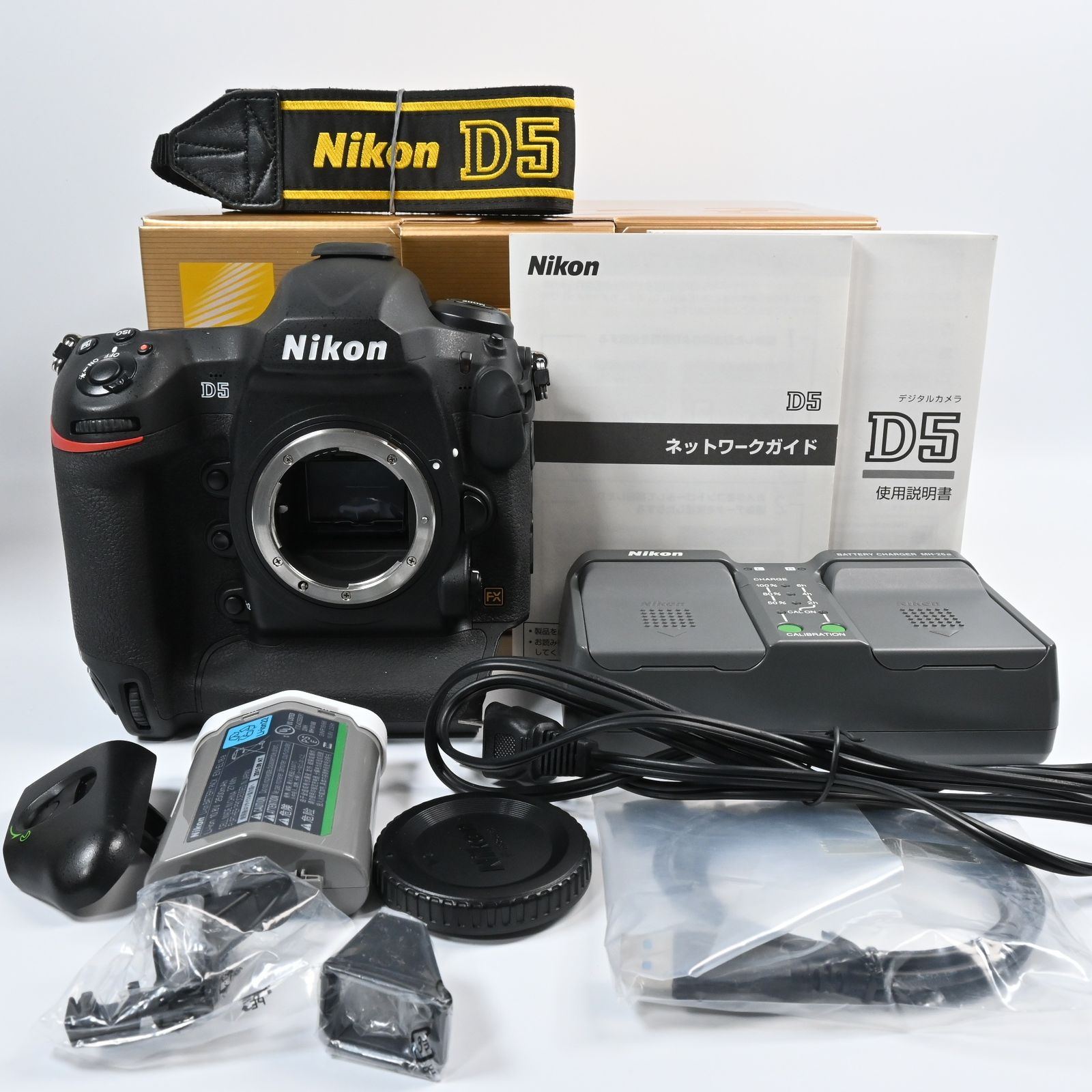 Nikon D5 ボディ XQD-Type ショット数 69740 - メルカリ