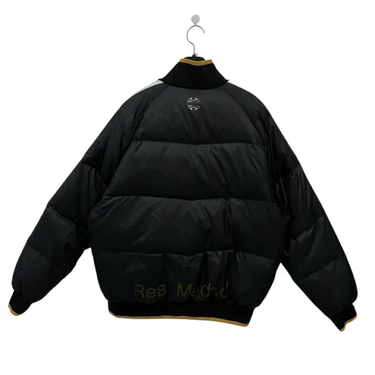 アディダス レアルマドリード ダウン L - メルカリ