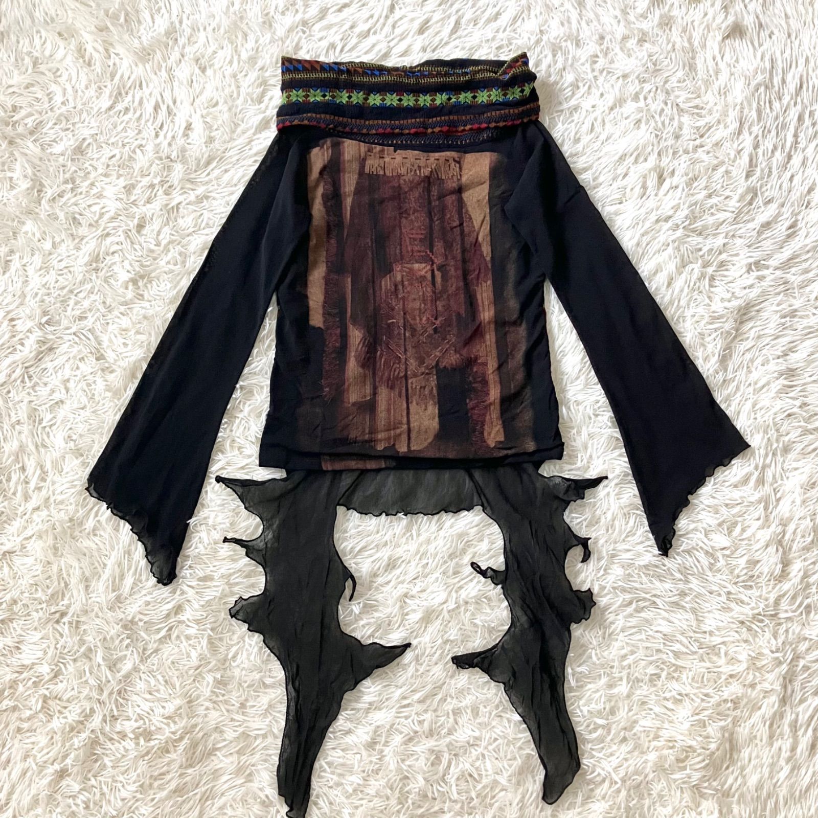 Save The Queen! ネイティブ柄のデザイントップス 洗濯 プリント 総柄 シアースリーブ 長袖 ボリュームネック 幾何学模様 ブラック マルチカラー イタリア製 Lサイズ