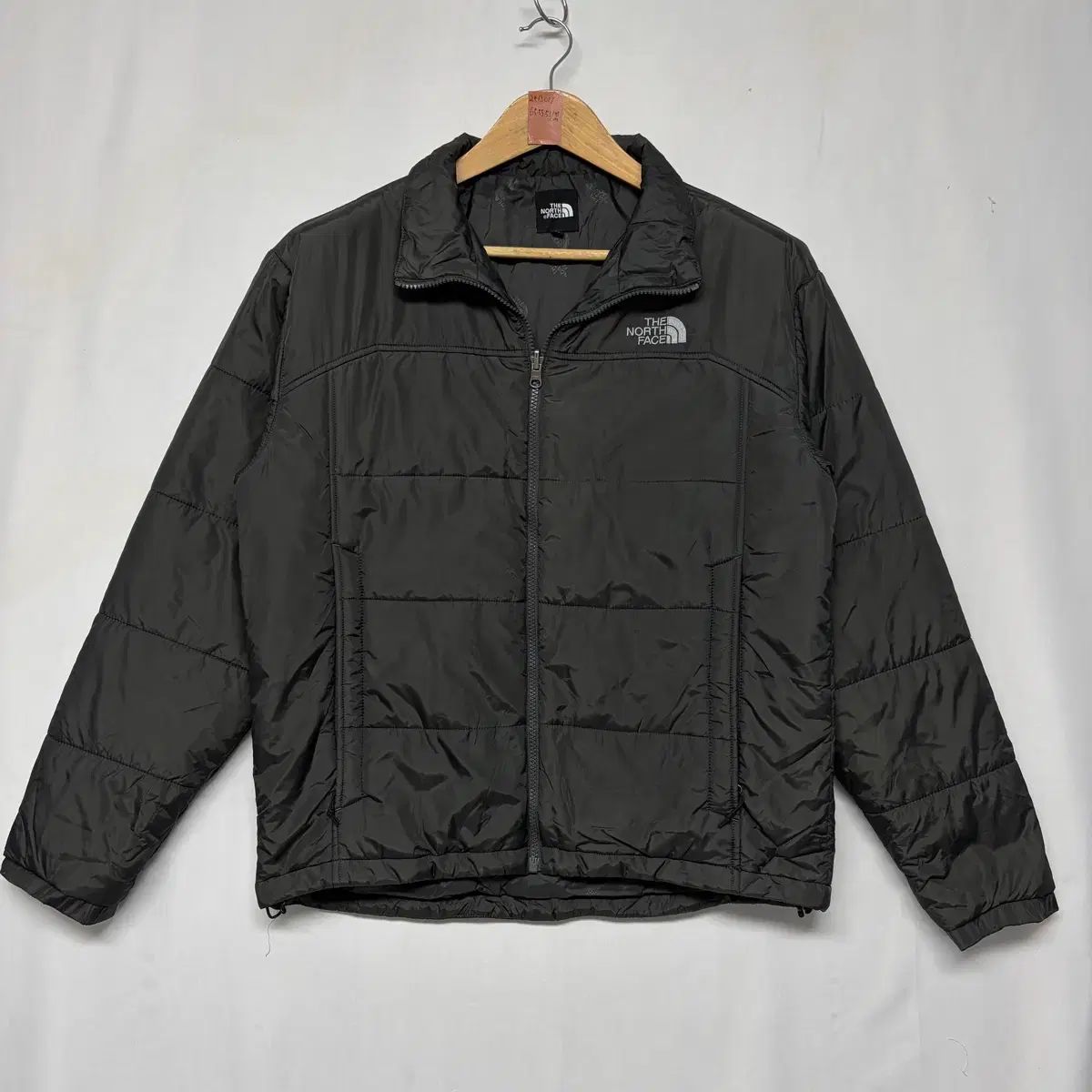 95/M THE NORTH FACE ザノースフェイス 軽量 ダウン アウター DARK 