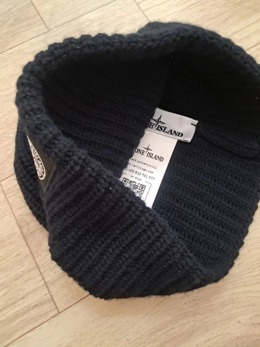 STONE ISLAND ストーンアイランド ブラック ビーニー - メルカリ
