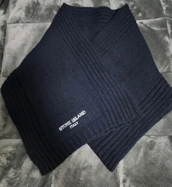 STONE  ストーンアイランド  ネイビー マフラー 正規品 STONE ISLAND ストーンアイランド マフラー - メルカリ