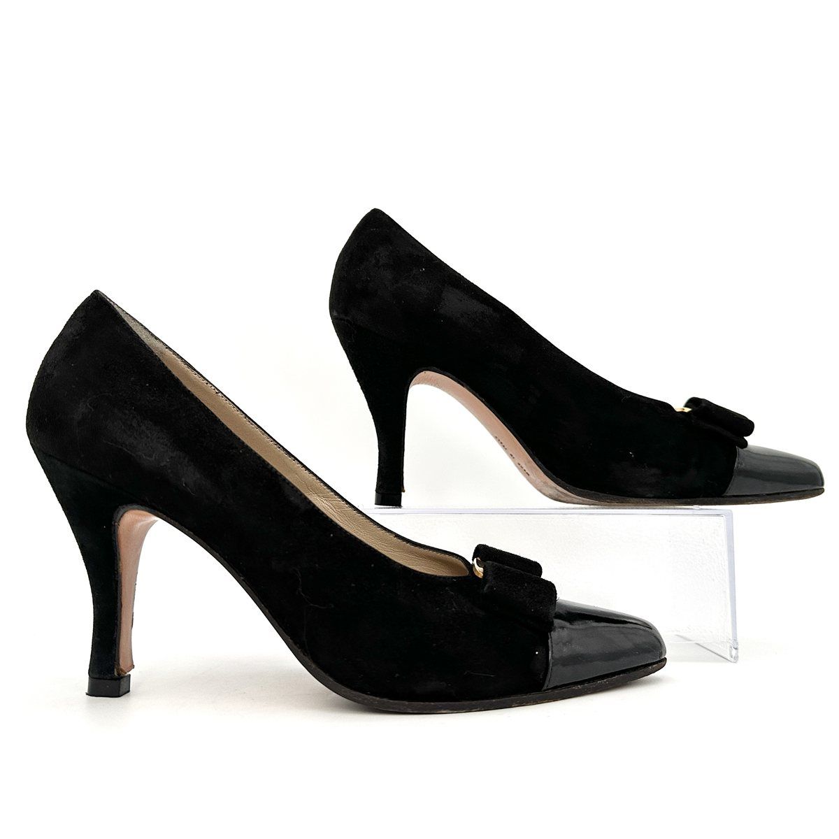 ■希少■ Ferragamo パンプス スエード ヴァラリボン 黒 2418T □希少□ Ferragamo パンプス スエード ヴァラリボン 黒 2418T