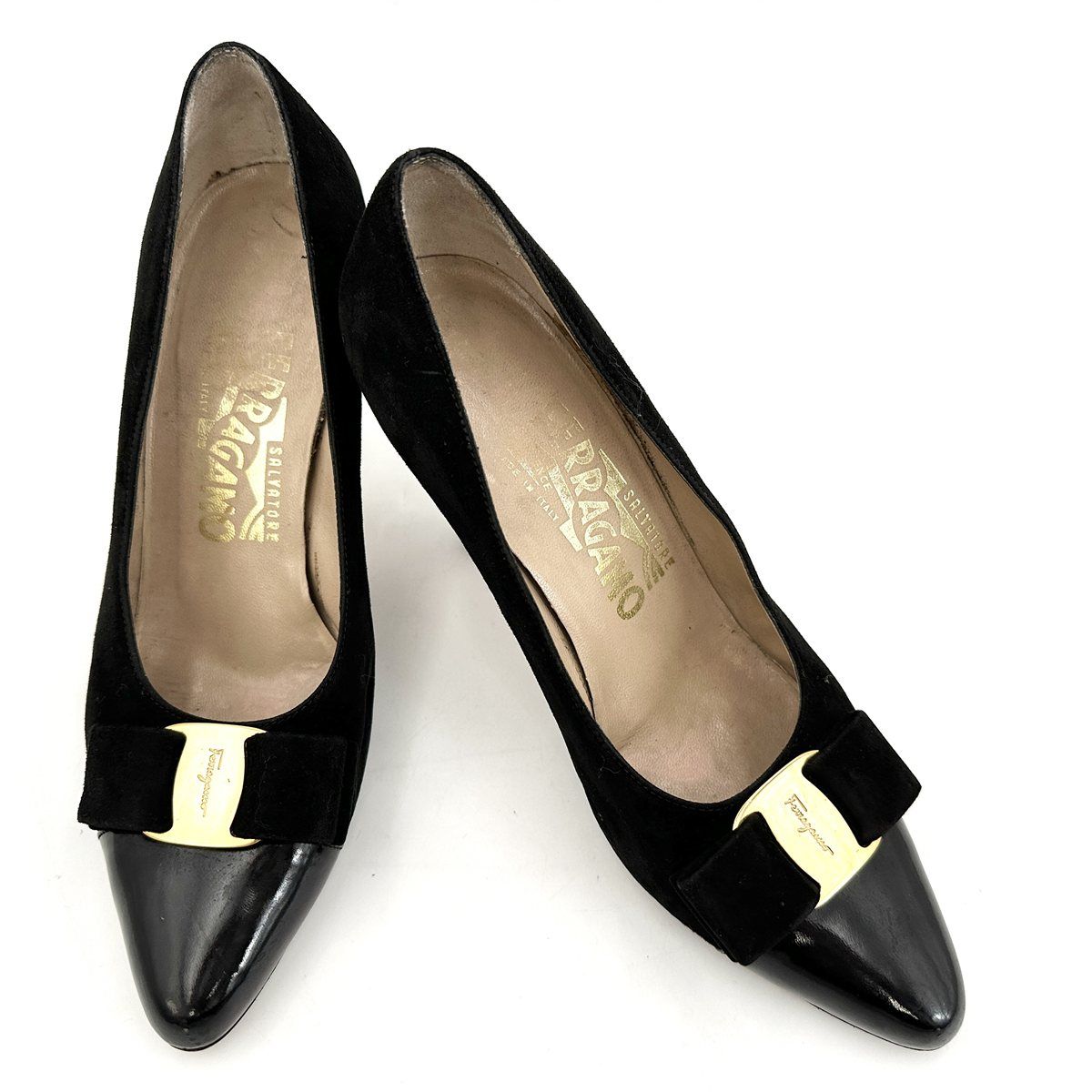 Ferragamo ヴァラリボン パンプス スエード キャップトゥ ブラック
