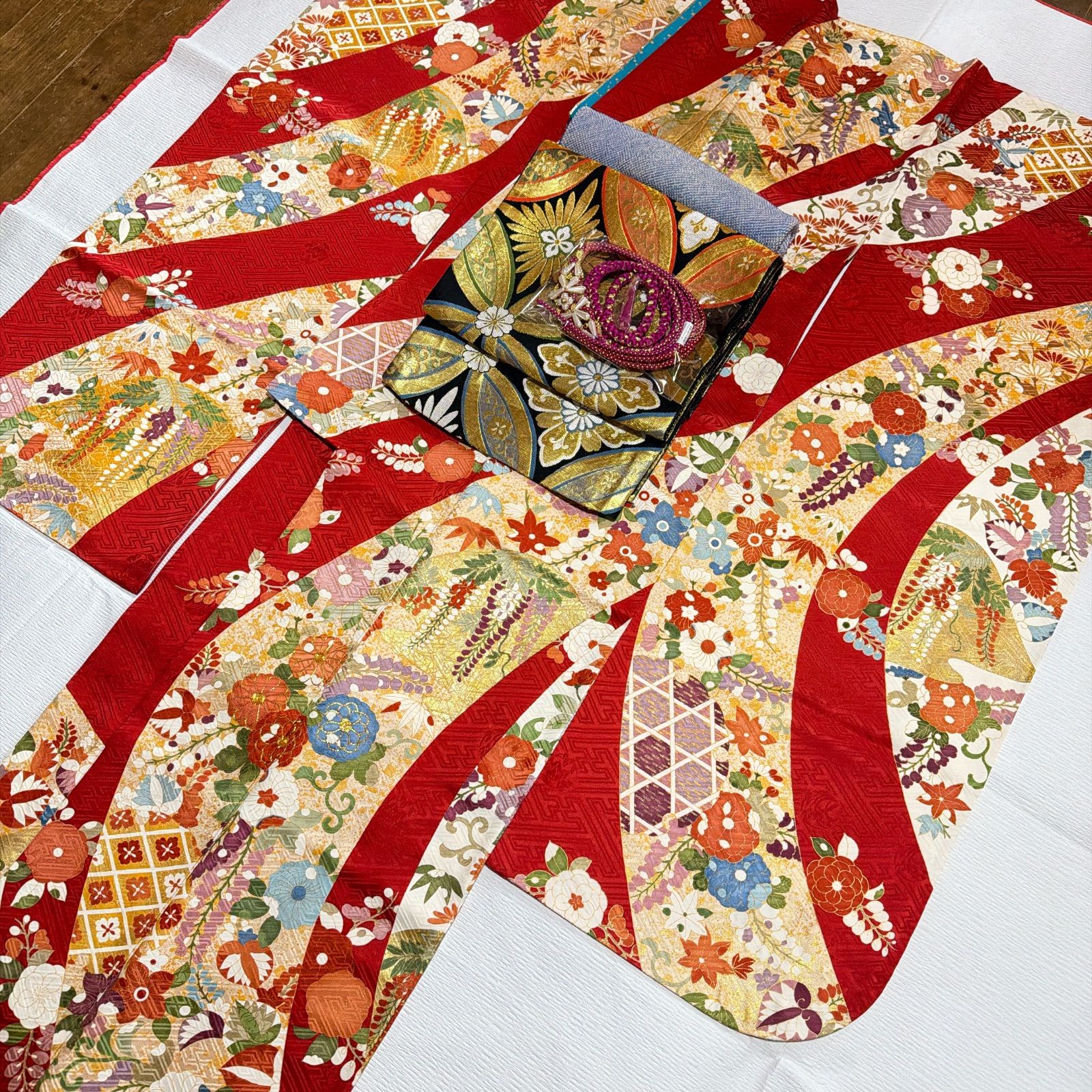 吉澤友禅 西陣織大光 振袖 フルセット 正絹 赤 - メルカリ