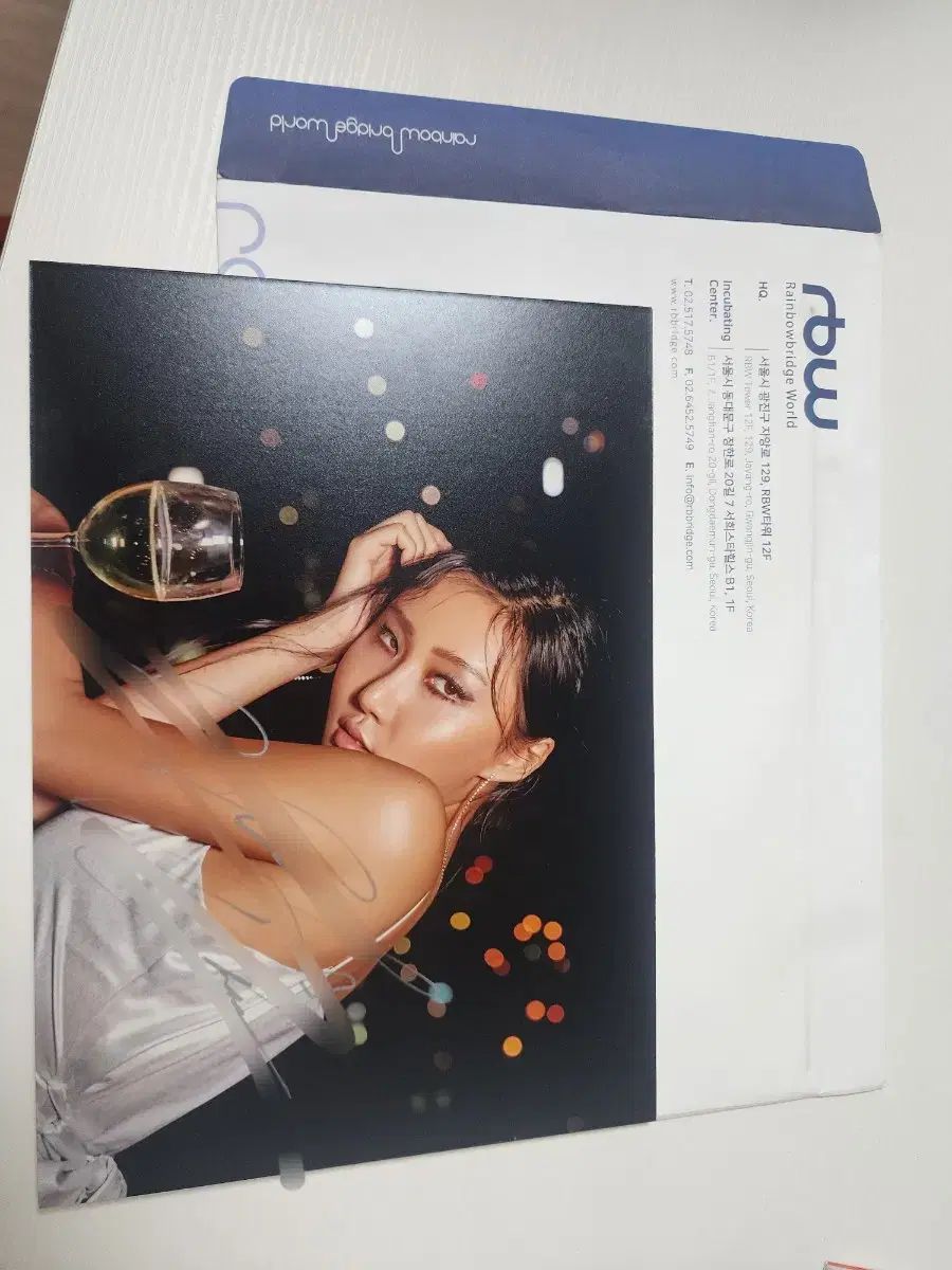 MAMAMOO (ママム) ファサ (HWASA) サイン入り 額縁 写真 - メルカリ