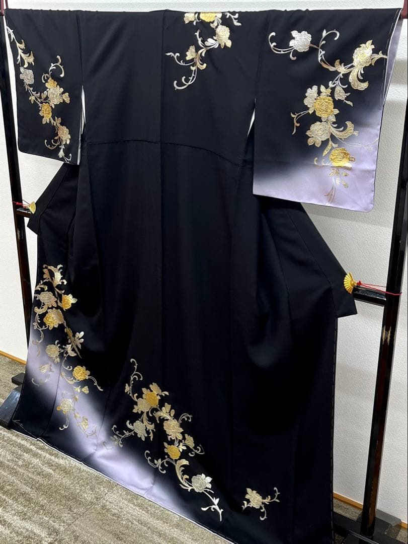 京友禅 訪問着 金彩 薔薇 丹後ちりめん 正絹 躾糸付き A147 京友禅 訪問着 金彩 薔薇 丹後ちりめん 正絹 躾糸付き A147 - メルカリ