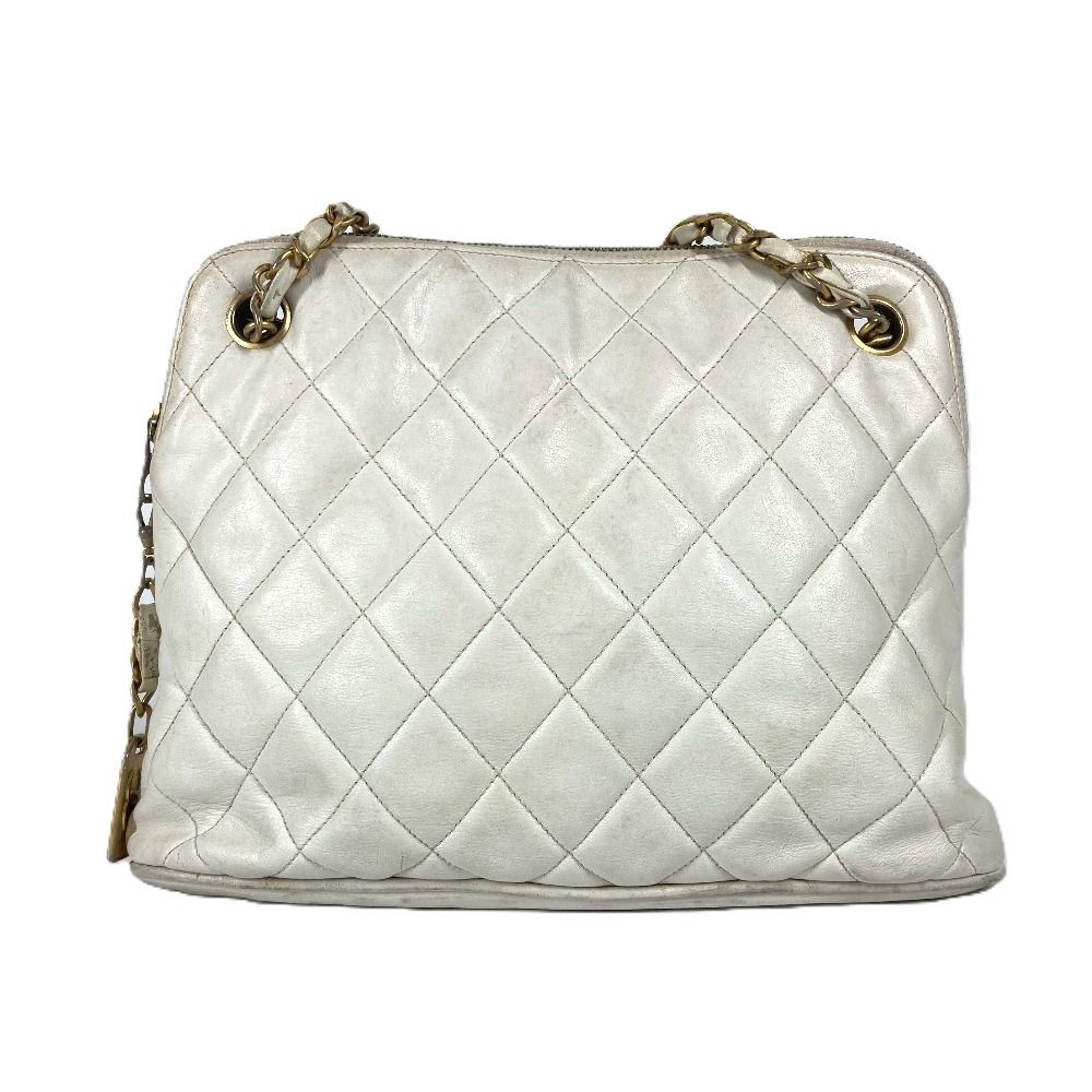 CHANEL ホワイトレザー キルティングバッグ CHANEL シャネル ショルダーバッグ マトラッセ キルティング ロゴ
