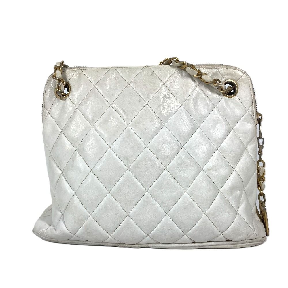 シャネル マトラッセ ホワイト キルティング ショルダー バッグ CHANEL シャネル ショルダーバッグ マトラッセ キルティング ロゴ