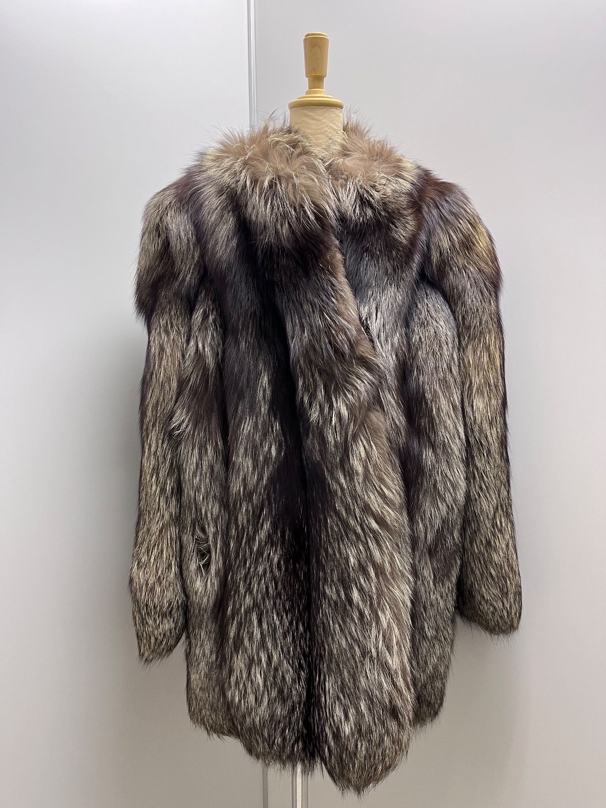 SAGA FOX フォックスファーコート 毛皮C25123011 - メルカリ