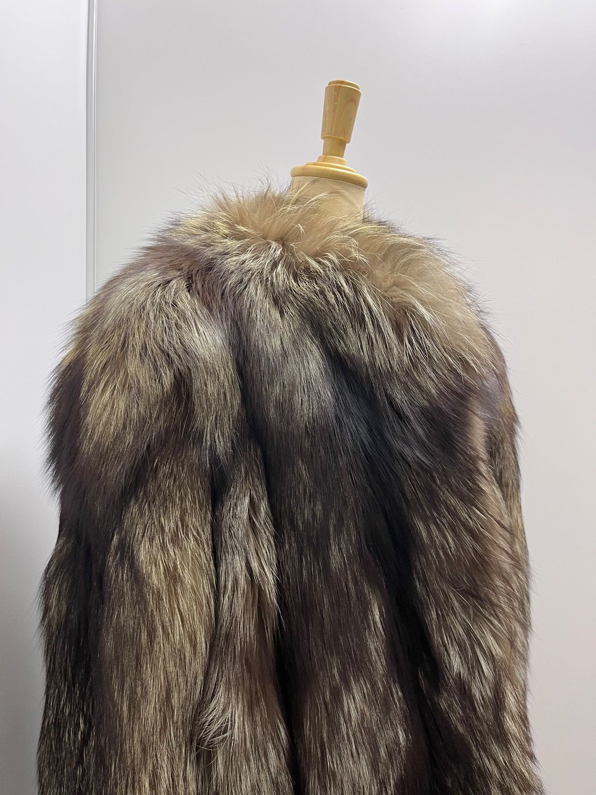 fox毛皮　美品 極美✨SAGA FOX 毛皮コート 11号 モカ リアルファー 高級 毛並み良好