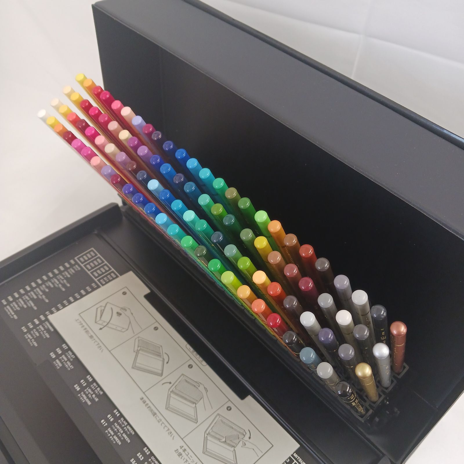 未使用保管品】三菱鉛筆「ユニカラー100色セット」100色 色鉛筆セット