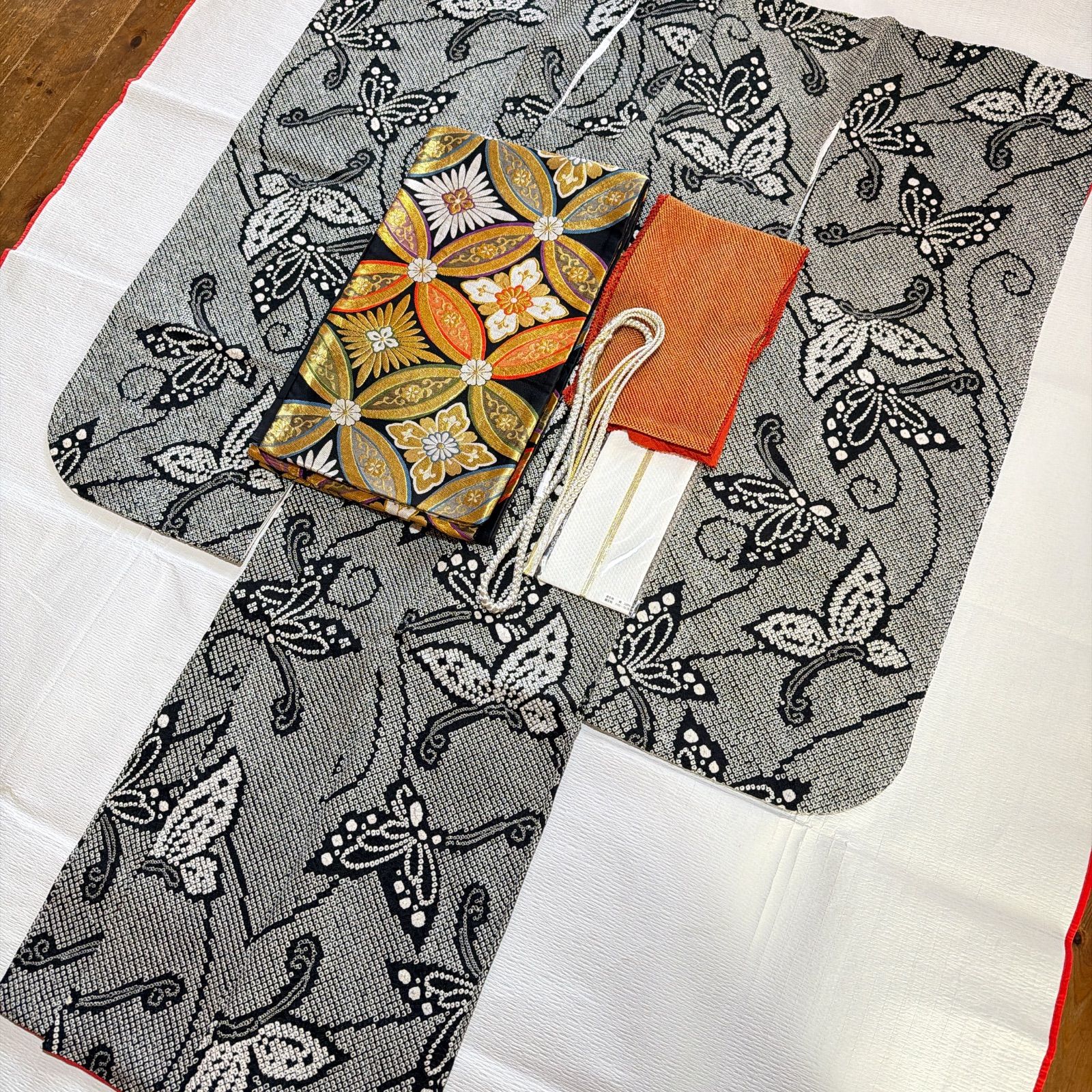 総絞り 蝶 振袖 成人式 フルセット 正絹 黒地 - メルカリ