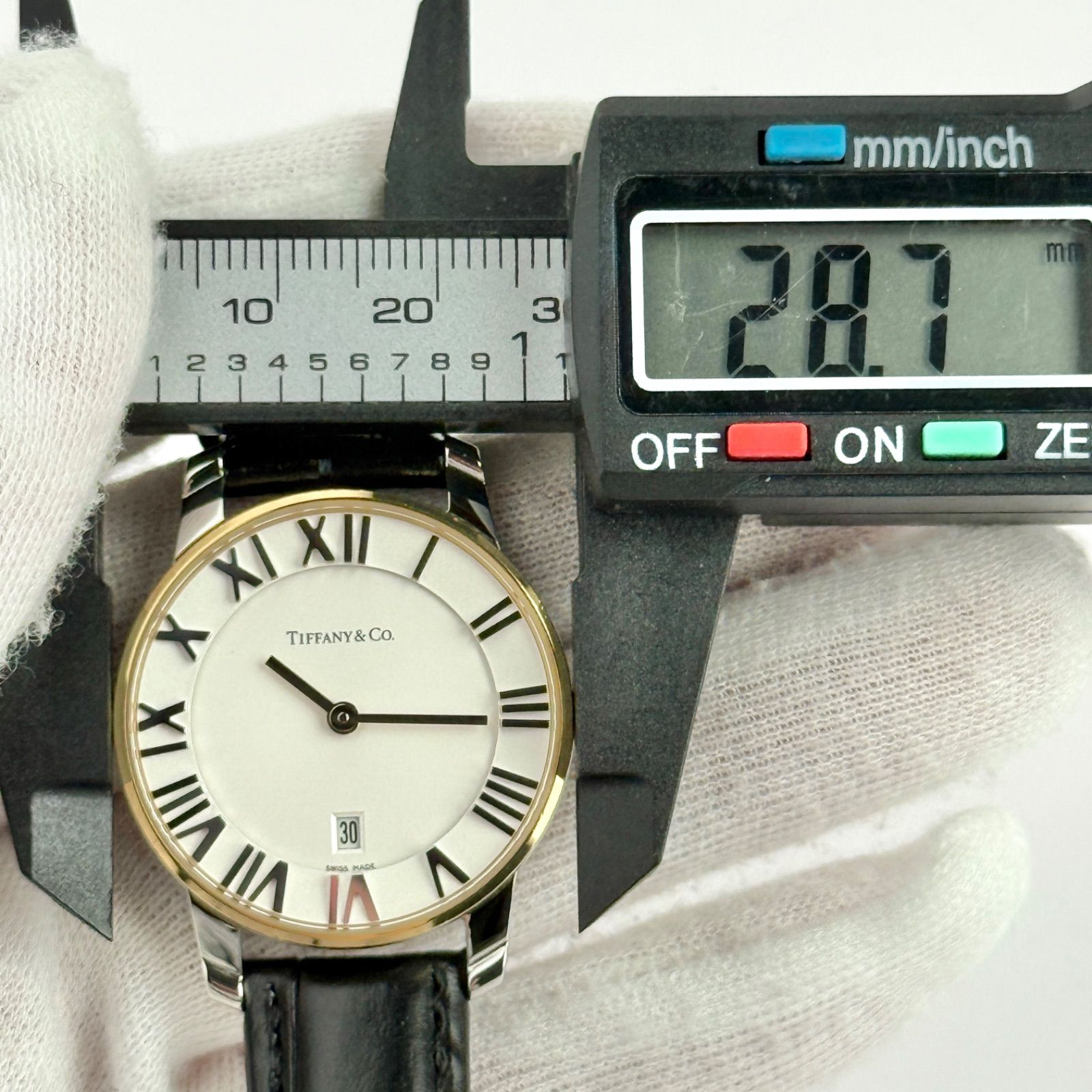 ティファニー クラシック ローマン 新品ベルト 新品電池 腕時計 575 Tiffany & Co. イーストウエスト 34677352の電池交換