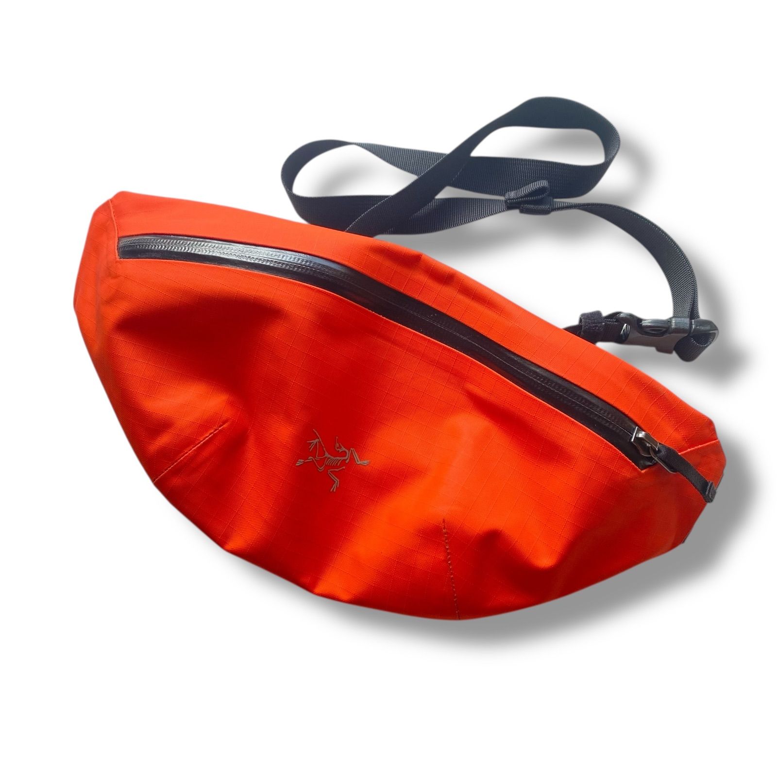 Arc'teryx オレンジ クロスボディバッグ ARC'TERYX アークテリクス Granville Crossbody Bag グランヴィル