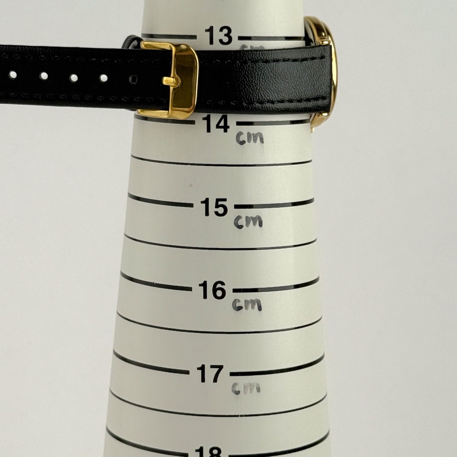 ティファニー クラシック ラウンド ゴールド 新品ベルト 新品電池