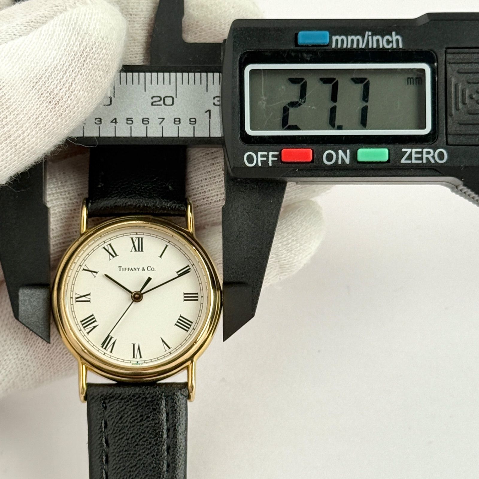 ティファニー クラシック ラウンド ゴールド 新品ベルト 新品電池