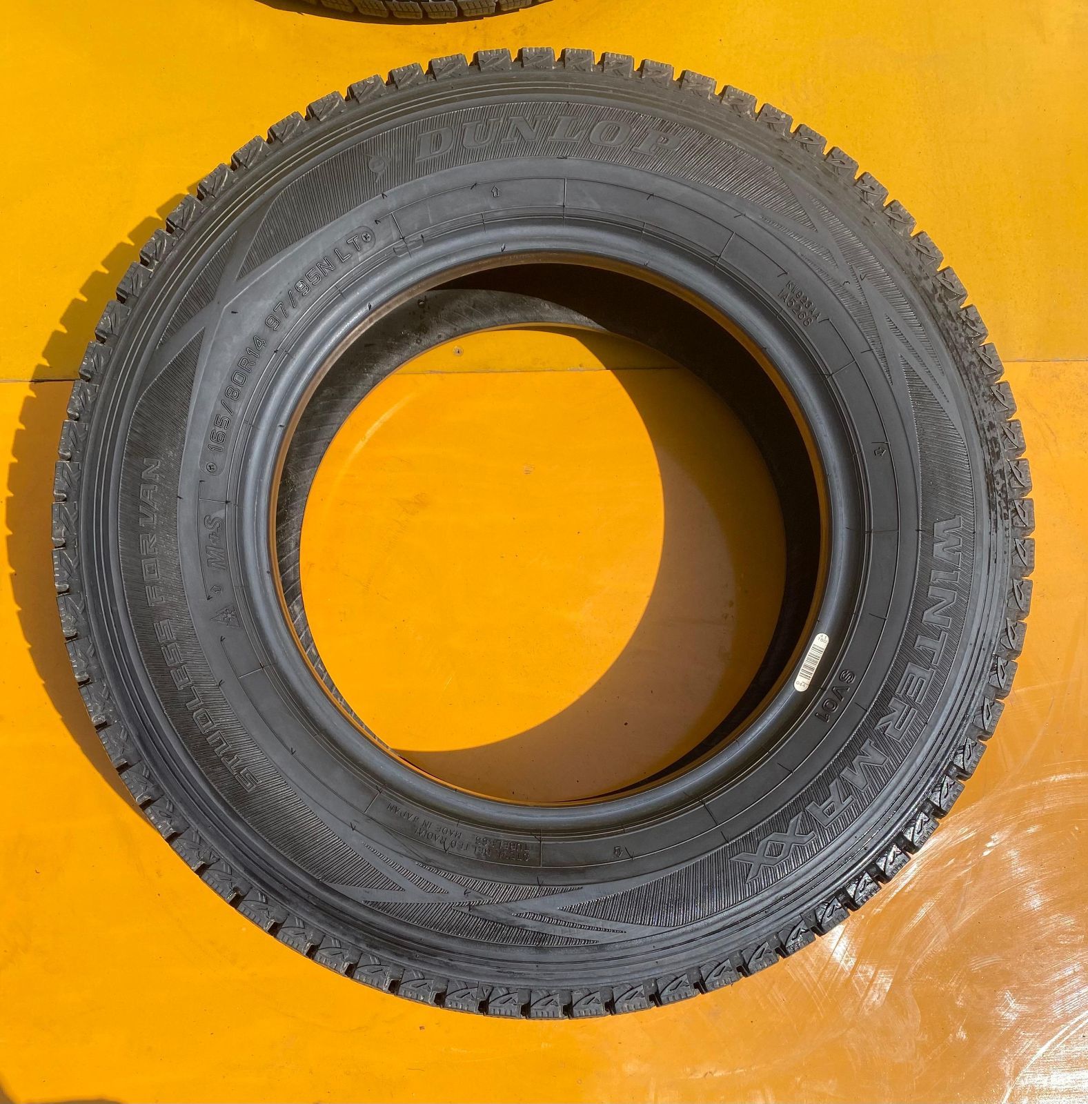 ZT-2614] タイヤ 4本 セット DUNLOP ダンロップ 雪タイヤ 165/80R14 97