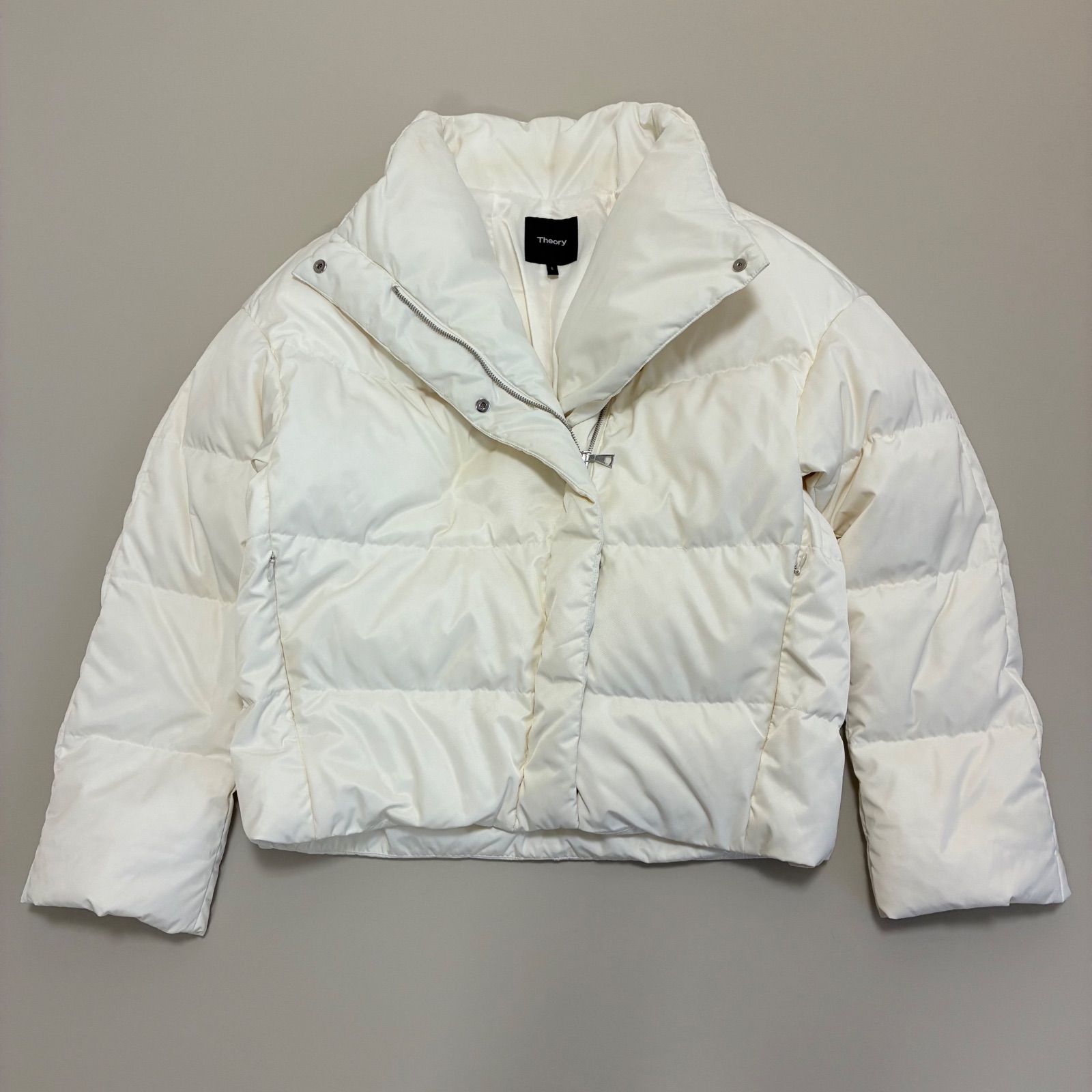 Theory セオリー☆ LIGHT POLY TWILL2 OFFSET PUFFER ショート丈ダウン