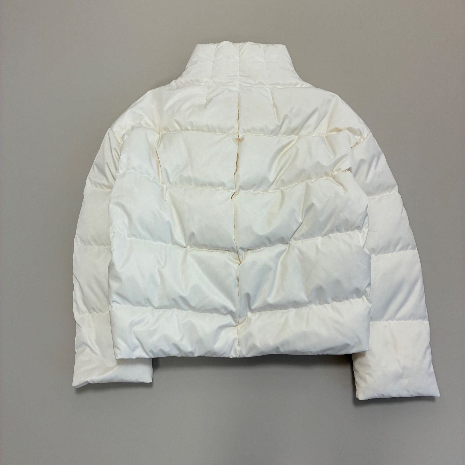 Theory セオリー☆ LIGHT POLY TWILL2 OFFSET PUFFER ショート丈ダウン