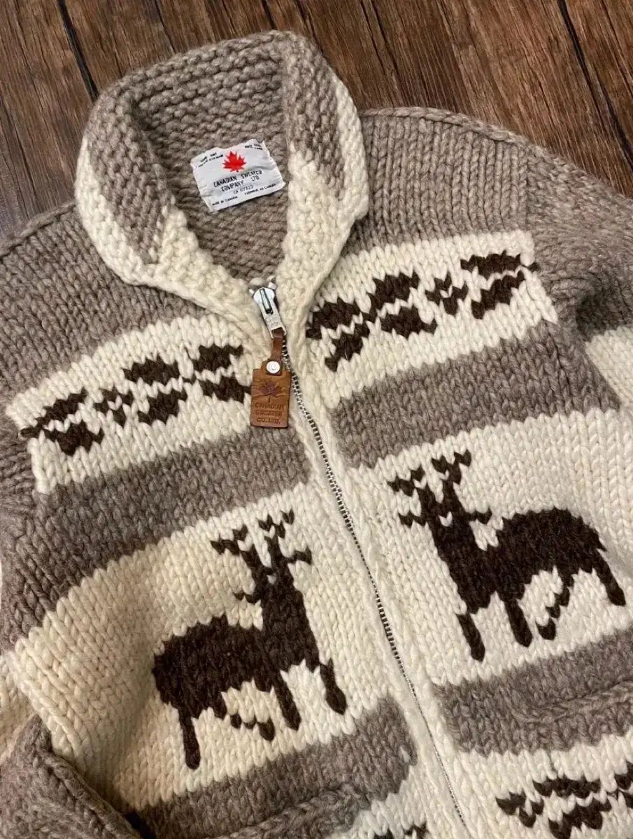 新品未使用カナダ製カウチンカーディガン、ウール、ジップアップ 新品未使用カナダ製カウチンカーディガン、ウール、ジップアップ